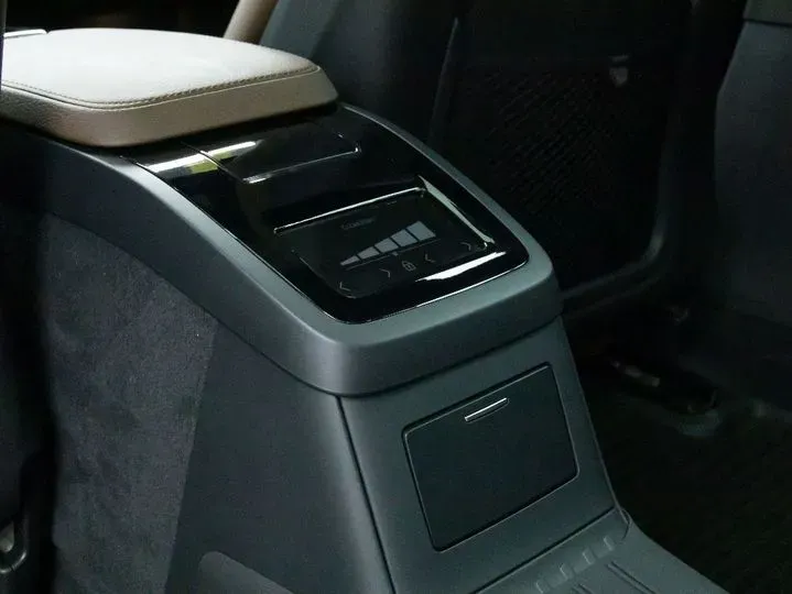 2021 Volvo S90 2.0T 303HP L4 8AT PHEV 11.6KWH,autocango,china used car exporter,china ev exporter,chinese used car exporter,chinese used ev exporter