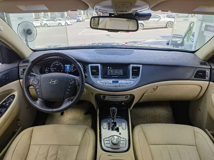 2008 Hyundai Rohens 3.3L 262HP V6 6AT,autocango,china used car exporter,china ev exporter,chinese used car exporter,chinese used ev exporter