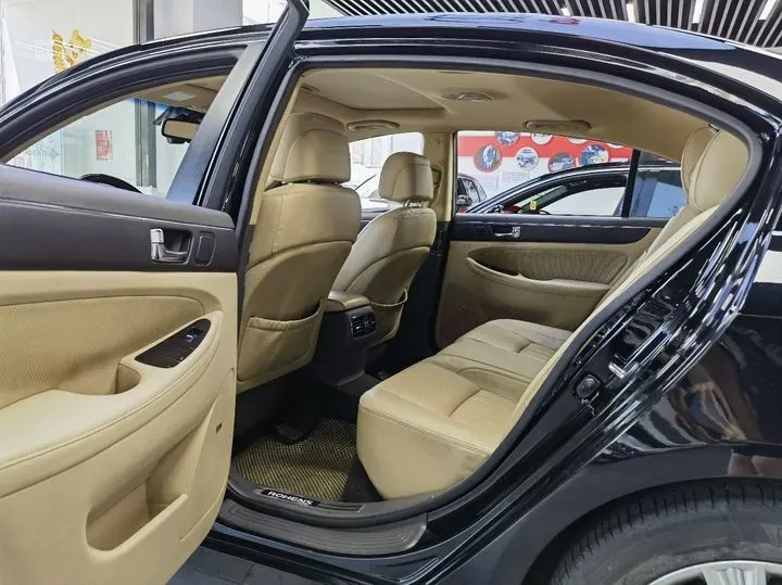 2008 Hyundai Rohens 3.3L 262HP V6 6AT,autocango,china used car exporter,china ev exporter,chinese used car exporter,chinese used ev exporter