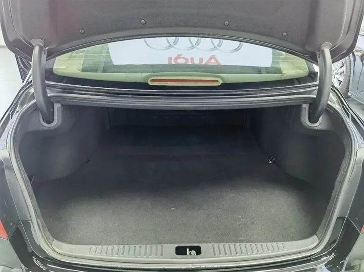 2008 Hyundai Rohens 3.3L 262HP V6 6AT,autocango,china used car exporter,china ev exporter,chinese used car exporter,chinese used ev exporter