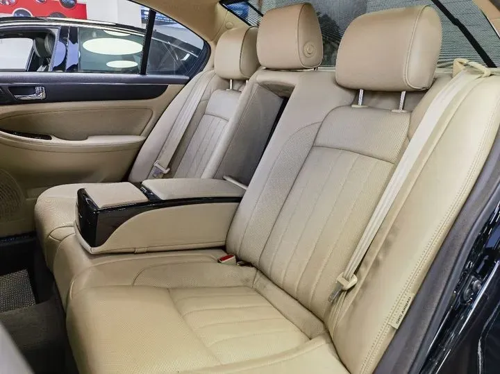 2008 Hyundai Rohens 3.3L 262HP V6 6AT,autocango,china used car exporter,china ev exporter,chinese used car exporter,chinese used ev exporter