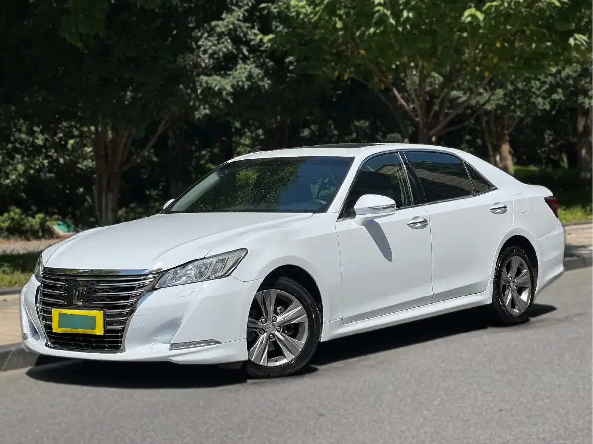 2015 Toyota Crown 2.0T 235HP L4 8AT