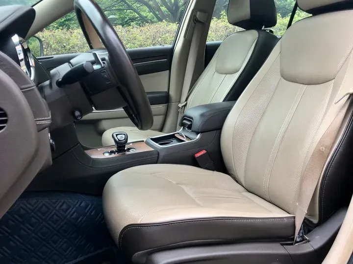 2014 Chrysler 300C 3.0L 234HP V6 8AT,autocango,china used car exporter,china ev exporter,chinese used car exporter,chinese used ev exporter