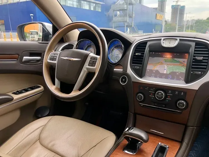 2014 Chrysler 300C 3.0L 234HP V6 8AT,autocango,china used car exporter,china ev exporter,chinese used car exporter,chinese used ev exporter