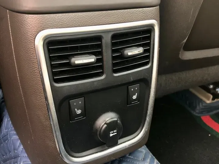 2014 Chrysler 300C 3.0L 234HP V6 8AT,autocango,china used car exporter,china ev exporter,chinese used car exporter,chinese used ev exporter