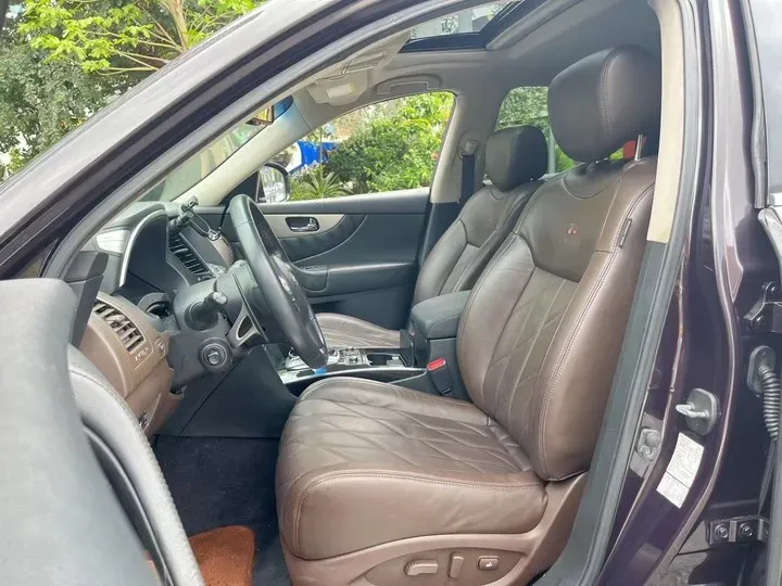 2013 Infiniti QX70 3.7L 351HP V6 7AT,autocango,china used car exporter,china ev exporter,chinese used car exporter,chinese used ev exporter