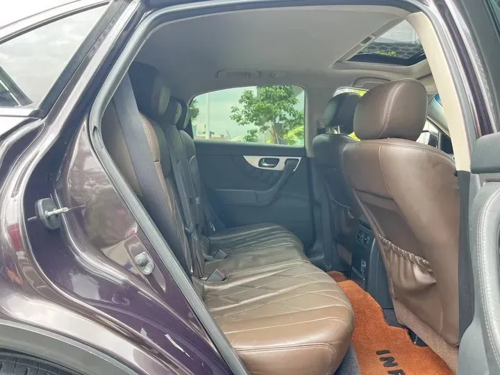 2013 Infiniti QX70 3.7L 351HP V6 7AT,autocango,china used car exporter,china ev exporter,chinese used car exporter,chinese used ev exporter