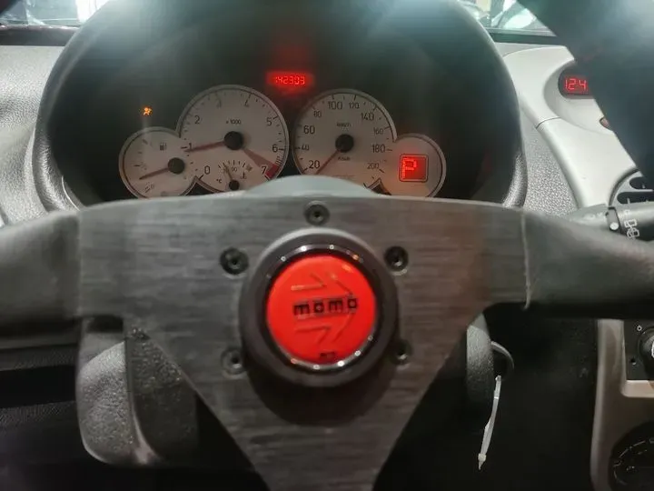 2007 Peugeot 206 1.6L 106HP L4 4AT,autocango,china used car exporter,china ev exporter,chinese used car exporter,chinese used ev exporter