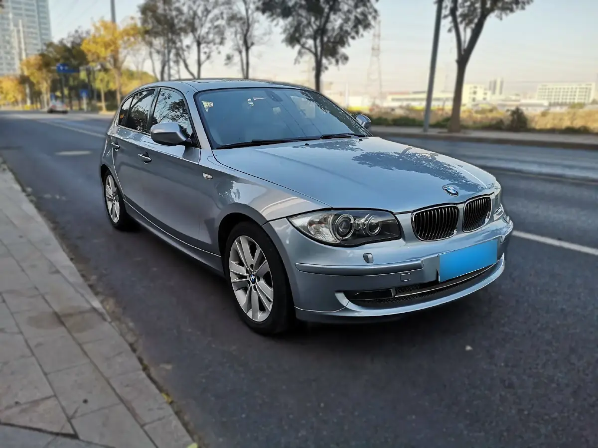 2008 BMW 1 Series 3.0L 265HP L6 6AT