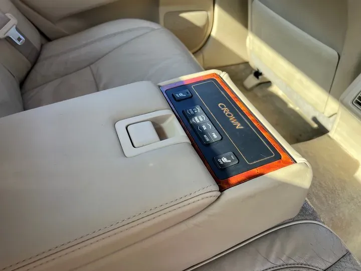 2005 Toyota Crown 3.0L 231HP V6 6AT,autocango,china used car exporter,china ev exporter,chinese used car exporter,chinese used ev exporter