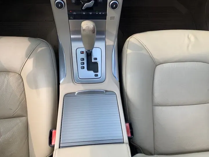 2012 Volvo S80L 2.0T 203HP L4 6DCT,autocango,china used car exporter,china ev exporter,chinese used car exporter,chinese used ev exporter