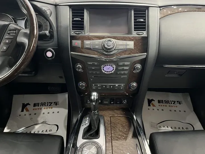 2013 Infiniti QX80 5.6L 398HP V8 7AT,autocango,china used car exporter,china ev exporter,chinese used car exporter,chinese used ev exporter