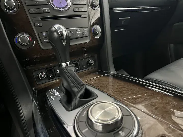 2013 Infiniti QX80 5.6L 398HP V8 7AT,autocango,china used car exporter,china ev exporter,chinese used car exporter,chinese used ev exporter