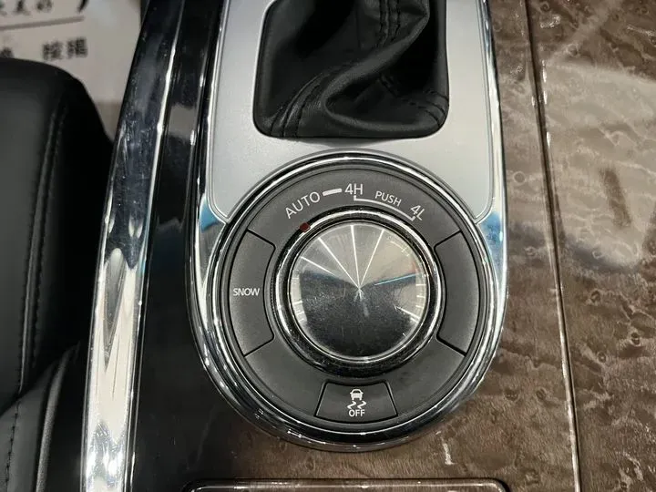 2013 Infiniti QX80 5.6L 398HP V8 7AT,autocango,china used car exporter,china ev exporter,chinese used car exporter,chinese used ev exporter