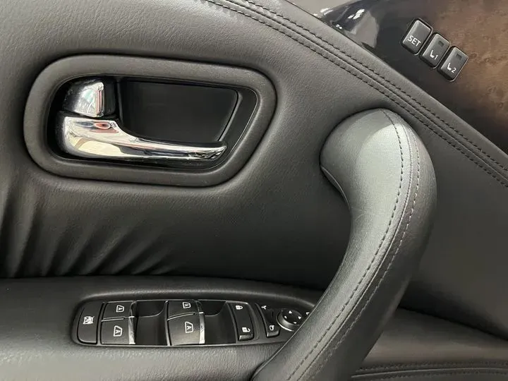 2013 Infiniti QX80 5.6L 398HP V8 7AT,autocango,china used car exporter,china ev exporter,chinese used car exporter,chinese used ev exporter