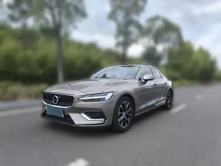 2021 Volvo S60 2.0T 190HP L4 8AT