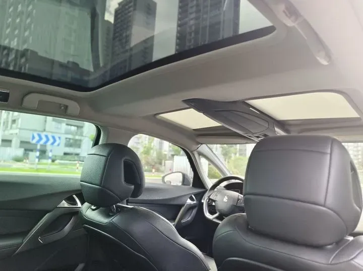 2015 DS 5 1.8T 204HP L4 6AT,autocango,china used car exporter,china ev exporter,chinese used car exporter,chinese used ev exporter