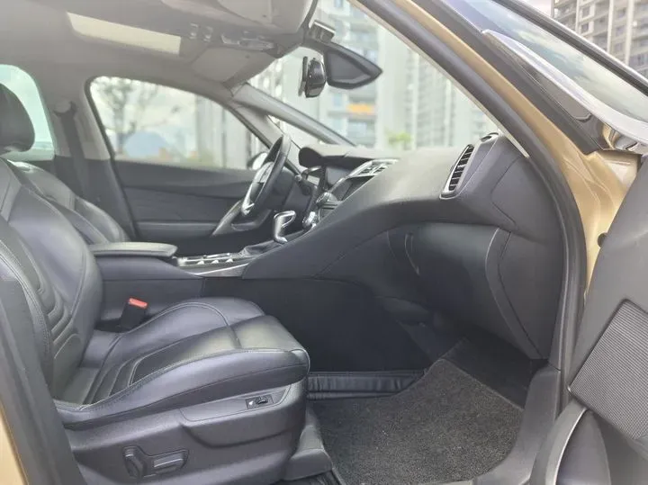 2015 DS 5 1.8T 204HP L4 6AT,autocango,china used car exporter,china ev exporter,chinese used car exporter,chinese used ev exporter