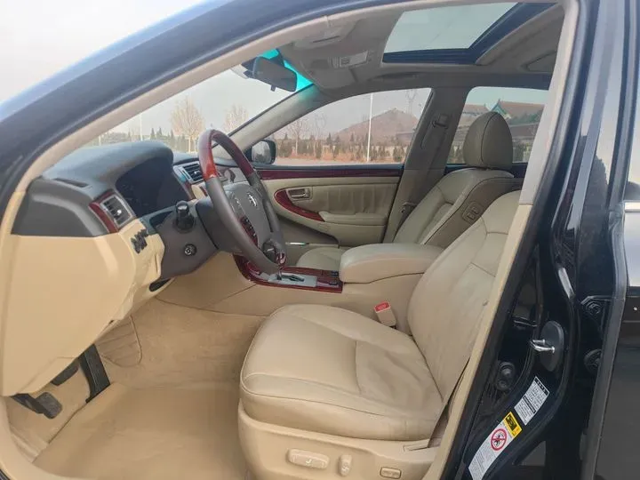 2009 HongQi ShengShi 4.3L 280HP V8 6AT,autocango,china used car exporter,china ev exporter,chinese used car exporter,chinese used ev exporter