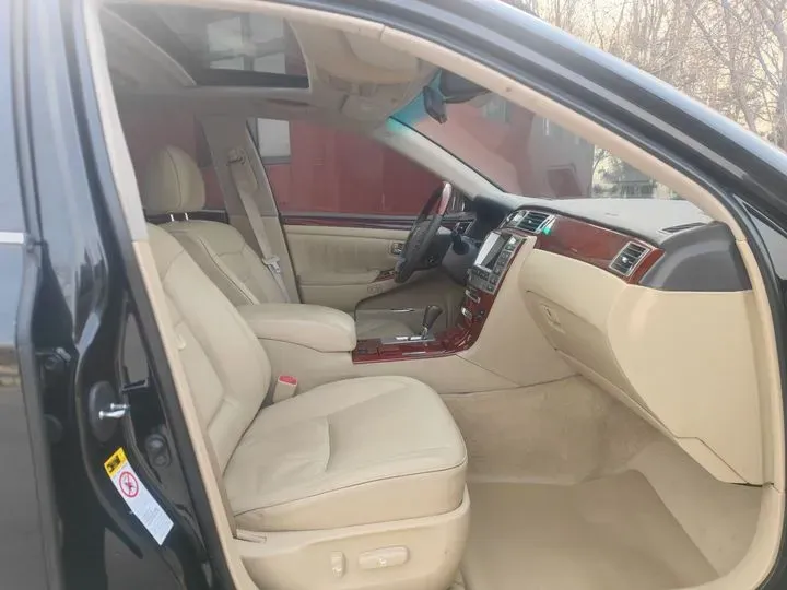 2009 HongQi ShengShi 4.3L 280HP V8 6AT,autocango,china used car exporter,china ev exporter,chinese used car exporter,chinese used ev exporter