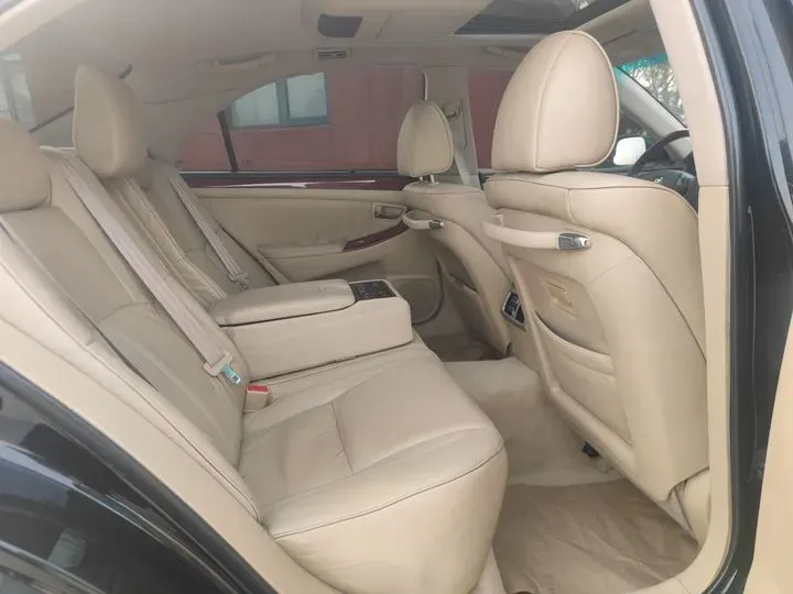 2009 HongQi ShengShi 4.3L 280HP V8 6AT,autocango,china used car exporter,china ev exporter,chinese used car exporter,chinese used ev exporter