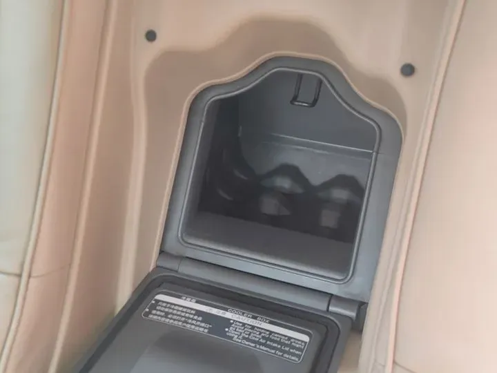 2009 HongQi ShengShi 4.3L 280HP V8 6AT,autocango,china used car exporter,china ev exporter,chinese used car exporter,chinese used ev exporter