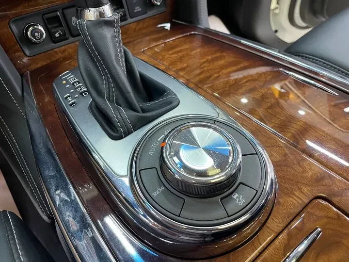 2016 Infiniti QX80 5.6L 398HP V8 7AT,autocango,china used car exporter,china ev exporter,chinese used car exporter,chinese used ev exporter