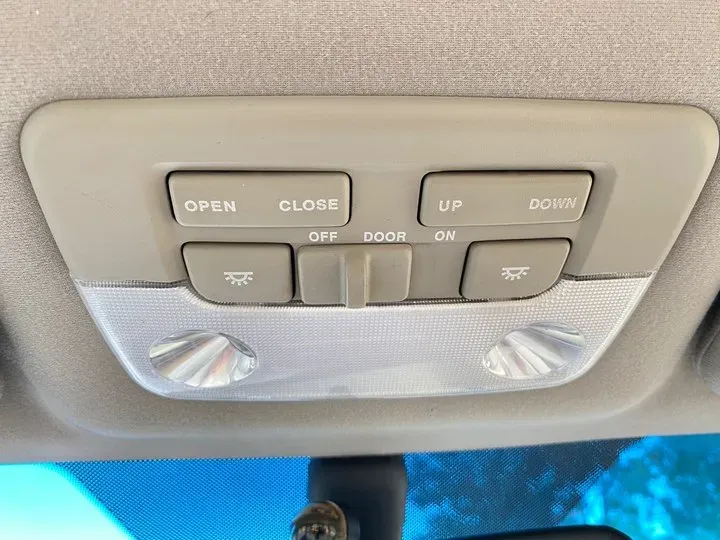 2004 Hyundai Grandeur 2.5L 222HP V6 4AT,autocango,china used car exporter,china ev exporter,chinese used car exporter,chinese used ev exporter