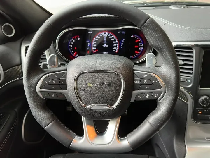 2014 Jeep Grand Cherokee SRT 6.4L 468HP V8 8AT,autocango,china used car exporter,china ev exporter,chinese used car exporter,chinese used ev exporter