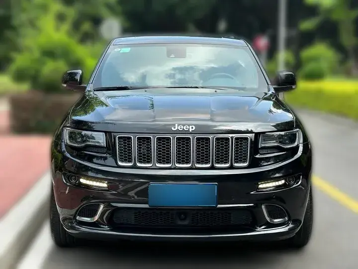 2014 Jeep Grand Cherokee SRT 6.4L 468HP V8 8AT