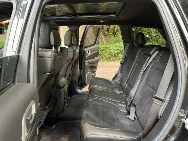 2014 Jeep Grand Cherokee SRT 6.4L 468HP V8 8AT,autocango,china used car exporter,china ev exporter,chinese used car exporter,chinese used ev exporter