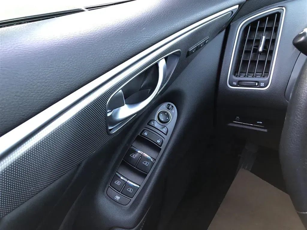 2014 Infiniti Q50 3.7L 351HP V6 7AT,autocango,china used car exporter,china ev exporter,chinese used car exporter,chinese used ev exporter