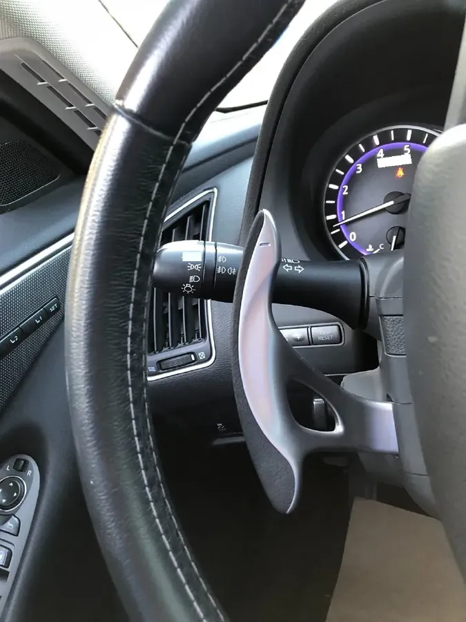 2014 Infiniti Q50 3.7L 351HP V6 7AT,autocango,china used car exporter,china ev exporter,chinese used car exporter,chinese used ev exporter