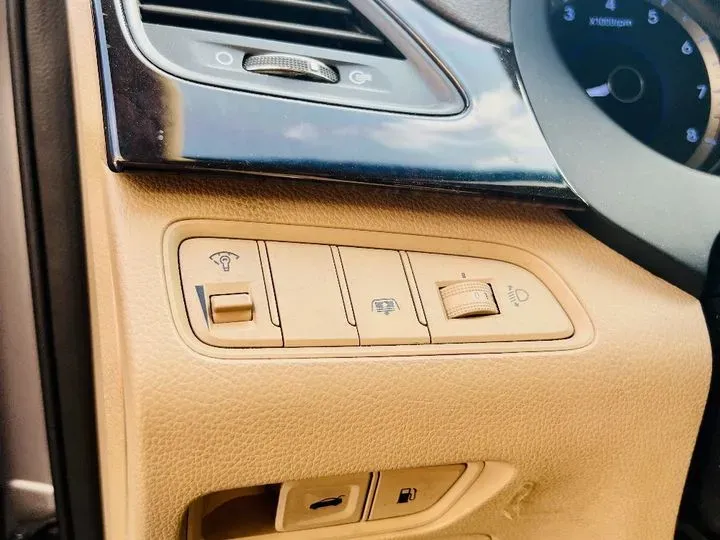 2011 Hyundai Azera 2.4L 180HP L4 6AT,autocango,china used car exporter,china ev exporter,chinese used car exporter,chinese used ev exporter