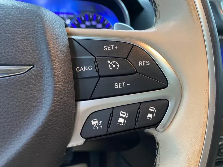 2016 Chrysler 300C 3.0L 234HP V6 8AT,autocango,china used car exporter,china ev exporter,chinese used car exporter,chinese used ev exporter