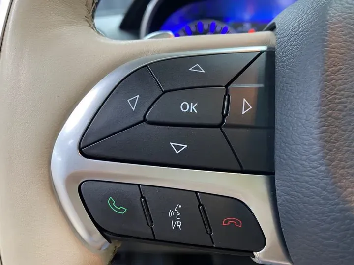 2016 Chrysler 300C 3.0L 234HP V6 8AT,autocango,china used car exporter,china ev exporter,chinese used car exporter,chinese used ev exporter