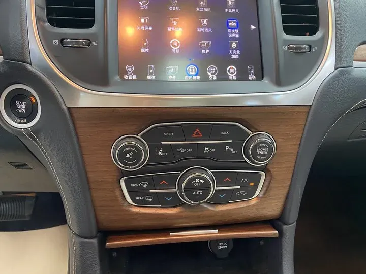 2016 Chrysler 300C 3.0L 234HP V6 8AT,autocango,china used car exporter,china ev exporter,chinese used car exporter,chinese used ev exporter