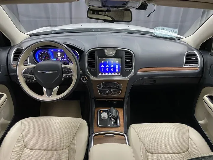 2016 Chrysler 300C 3.0L 234HP V6 8AT,autocango,china used car exporter,china ev exporter,chinese used car exporter,chinese used ev exporter