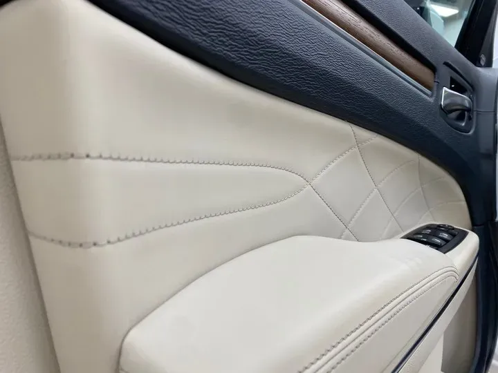 2016 Chrysler 300C 3.0L 234HP V6 8AT,autocango,china used car exporter,china ev exporter,chinese used car exporter,chinese used ev exporter