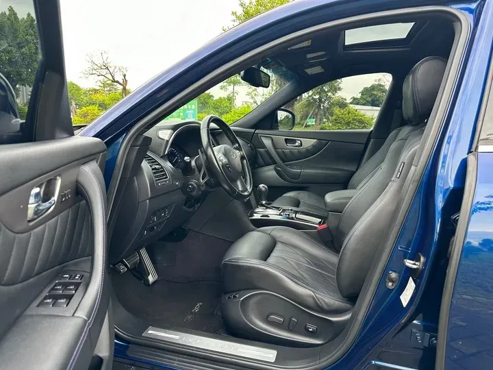 2015 Infiniti QX70 3.7L 351HP V6 7AT,autocango,china used car exporter,china ev exporter,chinese used car exporter,chinese used ev exporter