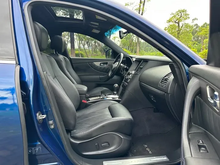 2015 Infiniti QX70 3.7L 351HP V6 7AT,autocango,china used car exporter,china ev exporter,chinese used car exporter,chinese used ev exporter