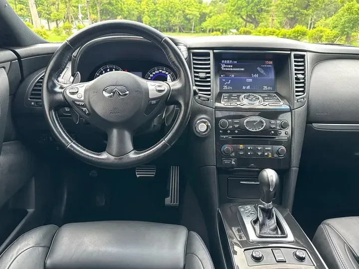 2015 Infiniti QX70 3.7L 351HP V6 7AT,autocango,china used car exporter,china ev exporter,chinese used car exporter,chinese used ev exporter