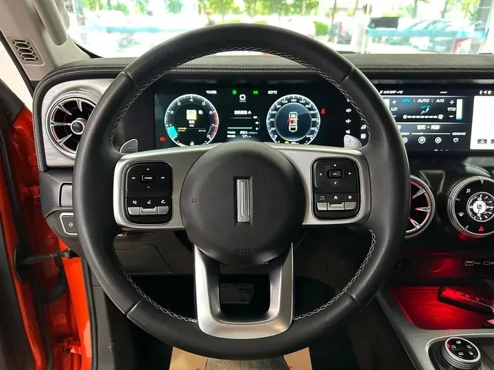 2021 Tank 300 2.0T 227HP L4 8AT,autocango,china used car exporter,china ev exporter,chinese used car exporter,chinese used ev exporter