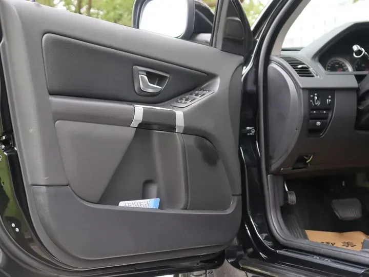 2014 Volvo XC Classic 2.5T 209HP L5 5AT,autocango,china used car exporter,china ev exporter,chinese used car exporter,chinese used ev exporter