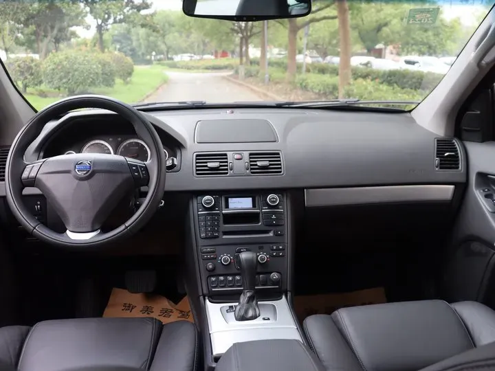 2014 Volvo XC Classic 2.5T 209HP L5 5AT,autocango,china used car exporter,china ev exporter,chinese used car exporter,chinese used ev exporter