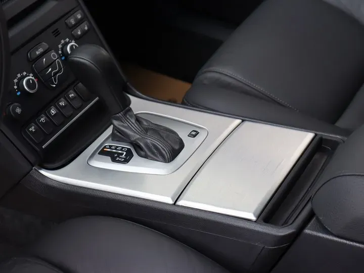 2014 Volvo XC Classic 2.5T 209HP L5 5AT,autocango,china used car exporter,china ev exporter,chinese used car exporter,chinese used ev exporter