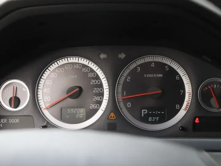 2014 Volvo XC Classic 2.5T 209HP L5 5AT,autocango,china used car exporter,china ev exporter,chinese used car exporter,chinese used ev exporter