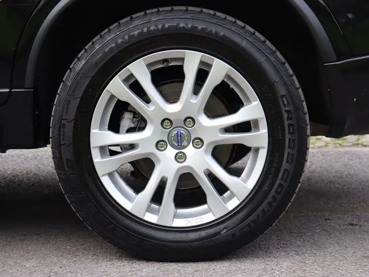 2014 Volvo XC Classic 2.5T 209HP L5 5AT,autocango,china used car exporter,china ev exporter,chinese used car exporter,chinese used ev exporter