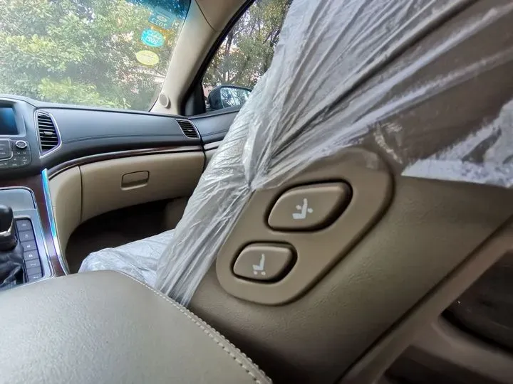 2012 Roewe 950 2.4L 186HP L4 6AT,autocango,china used car exporter,china ev exporter,chinese used car exporter,chinese used ev exporter