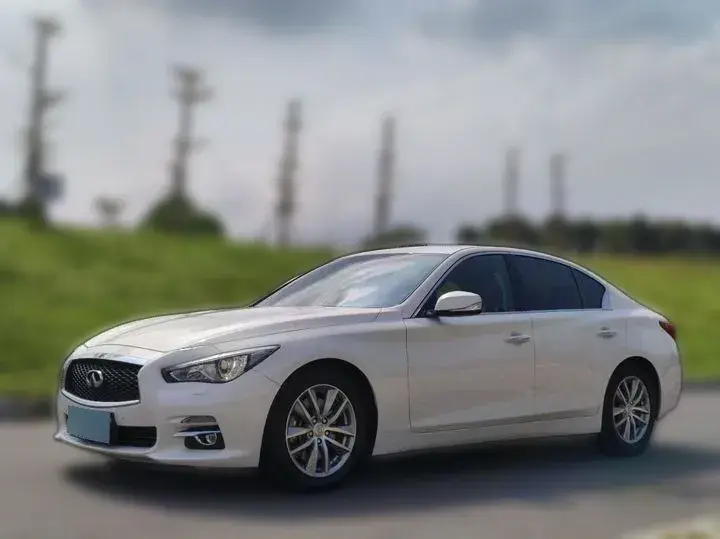 2014 Infiniti Q50 3.7L 351HP V6 7AT